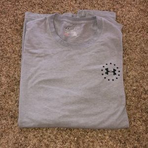 XL - Long Sleeve Grey UA American Flag shirt